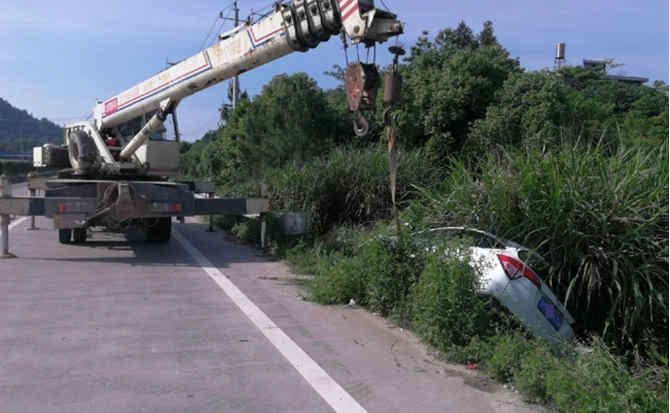 普兰重载吊车救援 普兰重载吊车救援